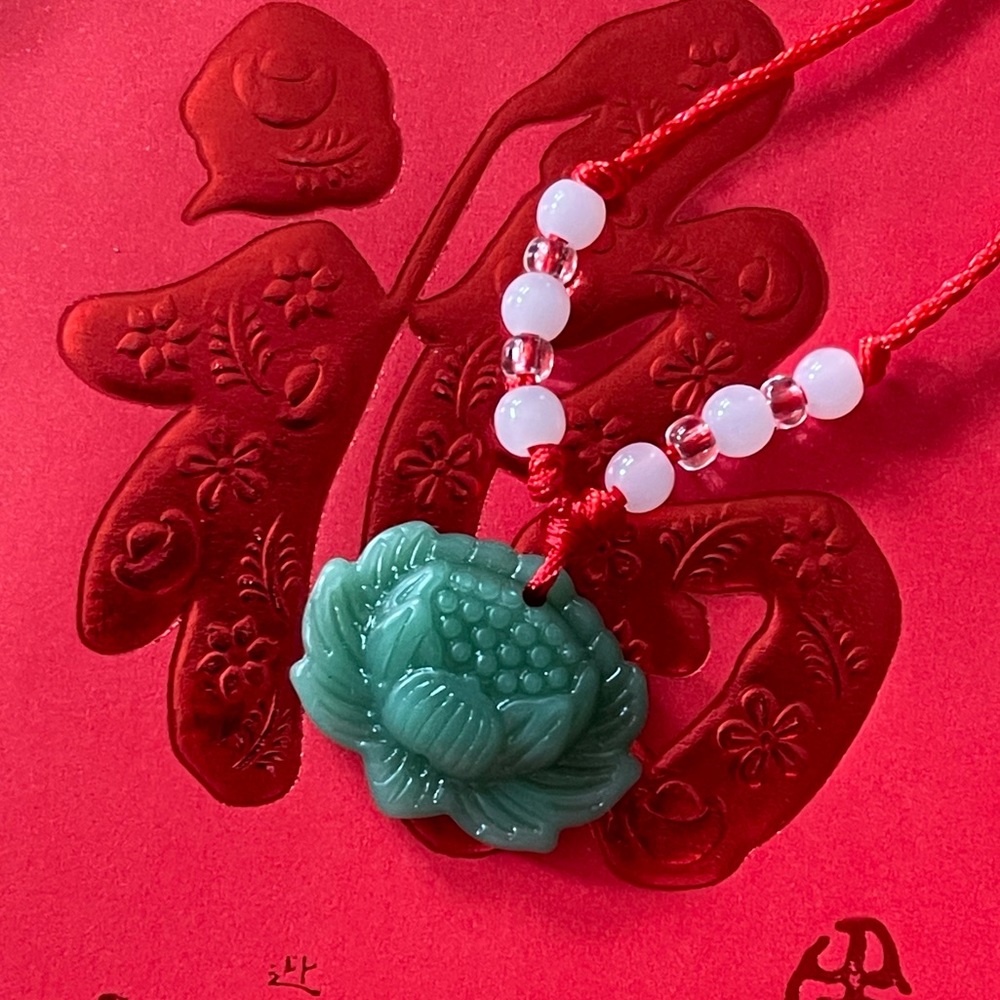 Carved jade GOOD LUCK lotus or Quan Yen necklaces - Picture 3 of 6